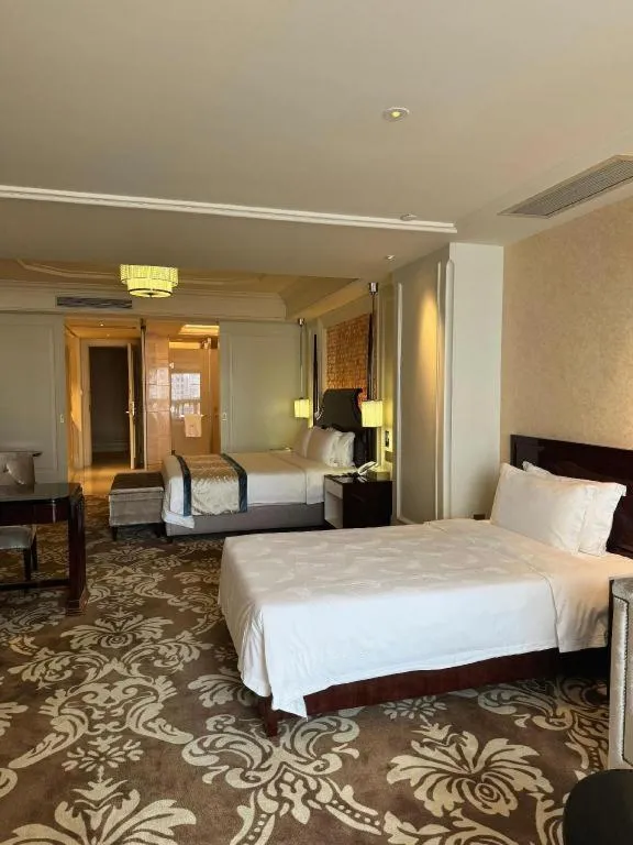 Bed in Lake Piedmont International Hotel