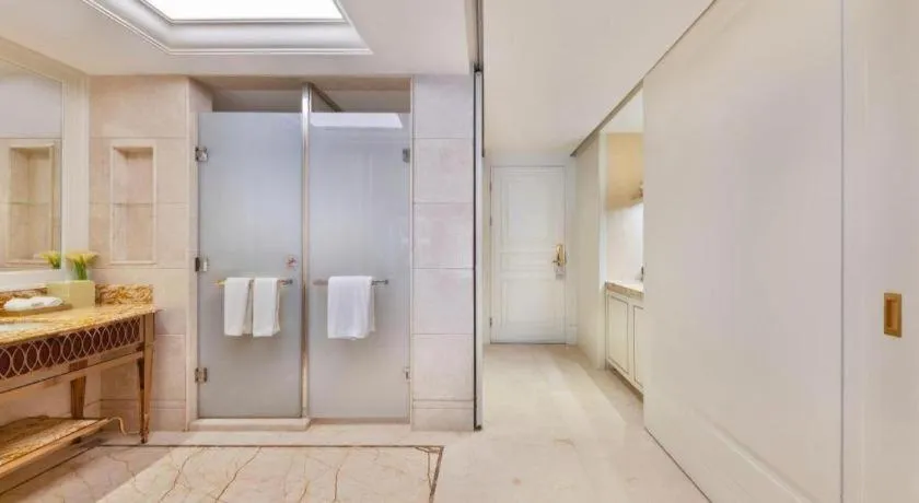 Lake Piedmont International Hotel