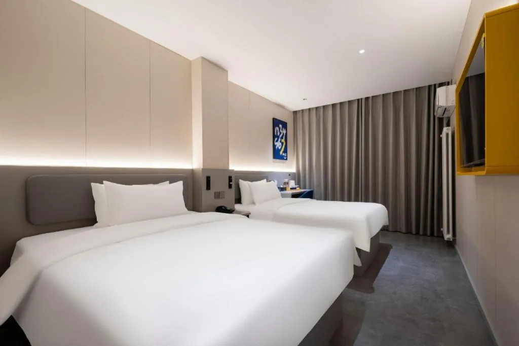 Bed in 7 Days Inn Qingdao Shandong Road Zhenning Overpass Branch