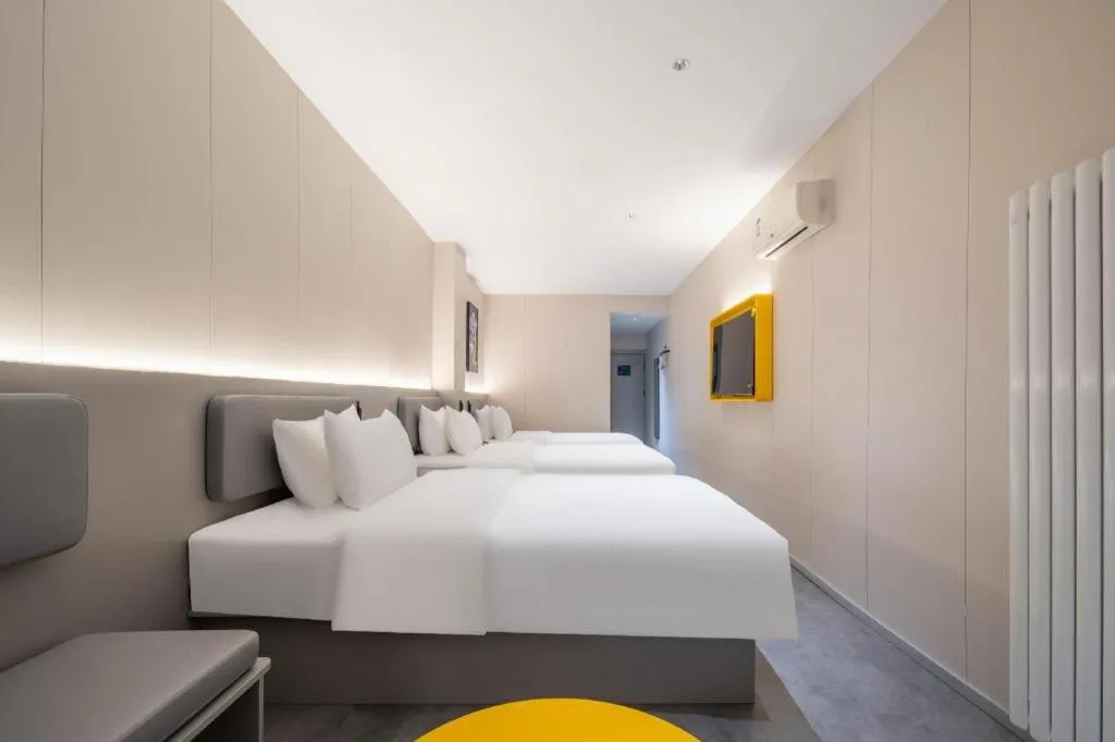 Bed in 7 Days Inn Qingdao Shandong Road Zhenning Overpass Branch