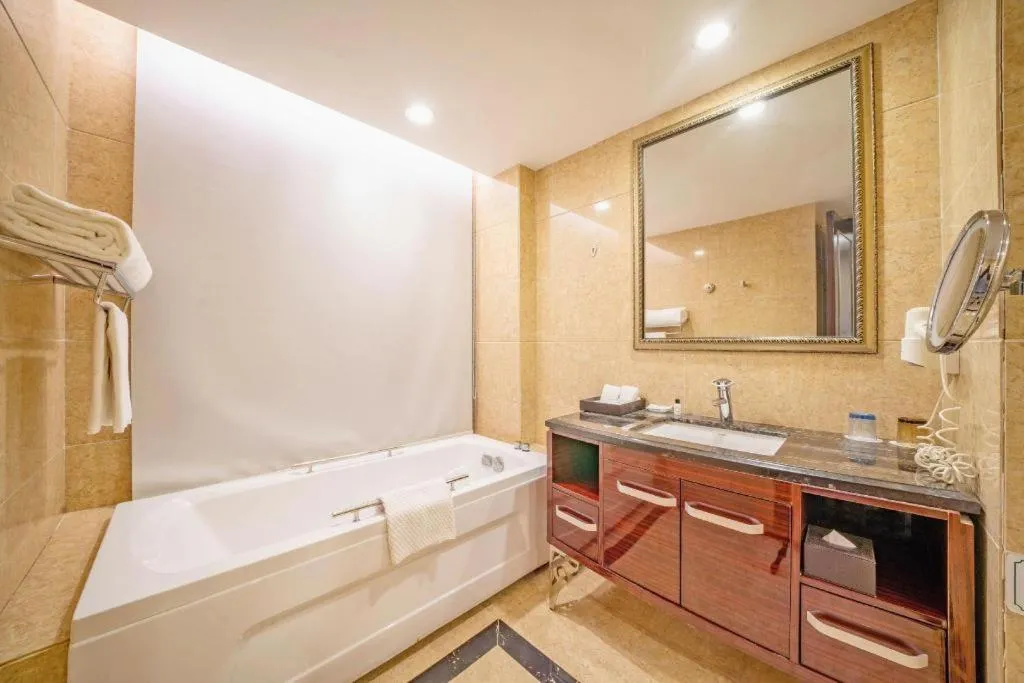 Country Garden Phoenix Hotel Maoming