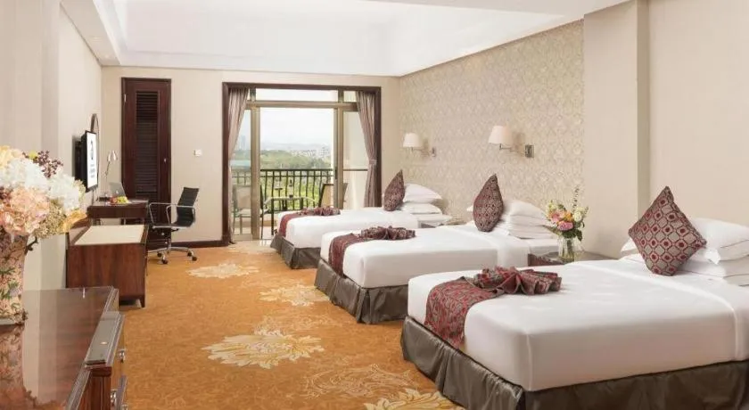 Bed in Country Garden Phoenix Hotel Maoming