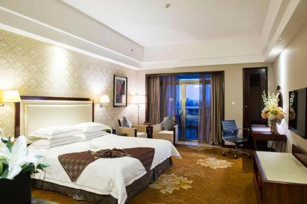 Bed in Country Garden Phoenix Hotel Maoming