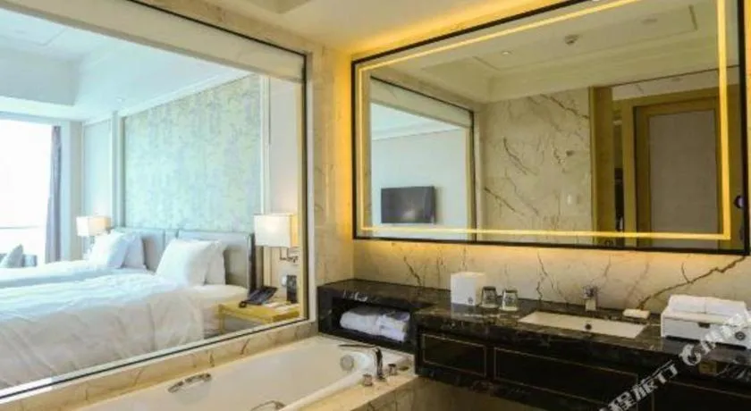 Bed in Ming Du Lakeside Hotel Nanning