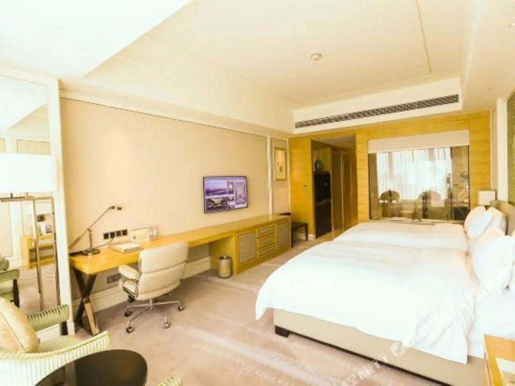 Bed in Ming Du Lakeside Hotel Nanning