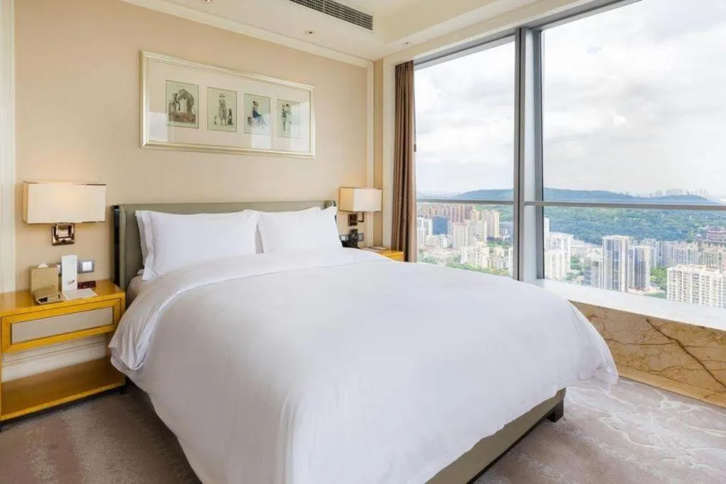Bed in Ming Du Lakeside Hotel Nanning