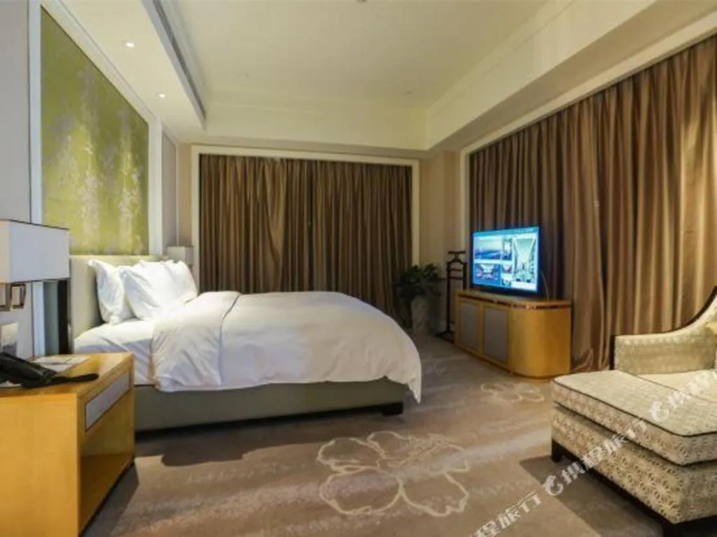 Bed in Ming Du Lakeside Hotel Nanning