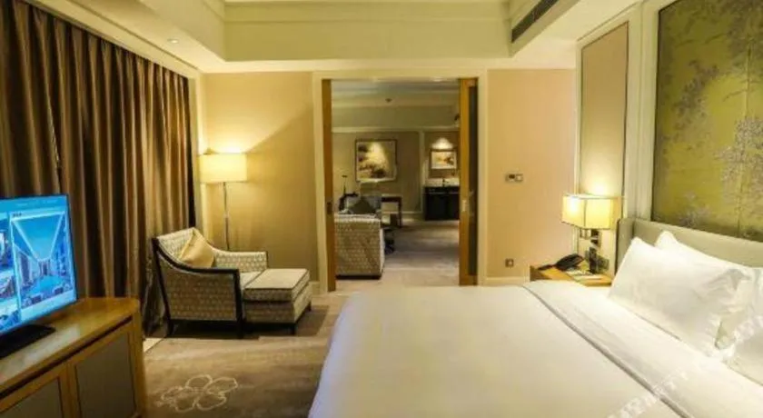 Bed in Ming Du Lakeside Hotel Nanning