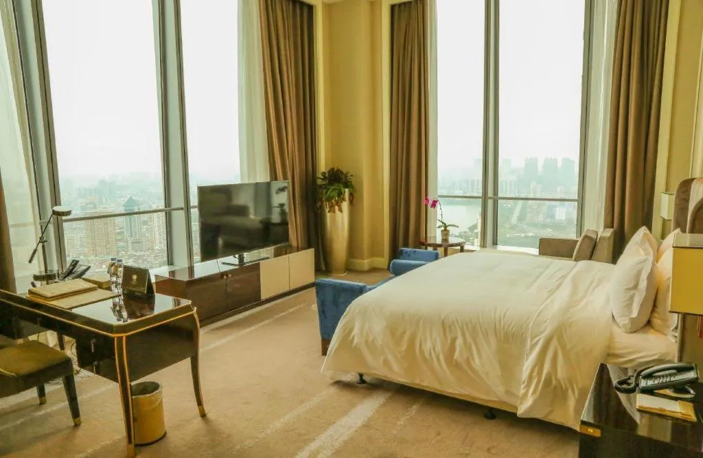 Bed in Ming Du Lakeside Hotel Nanning