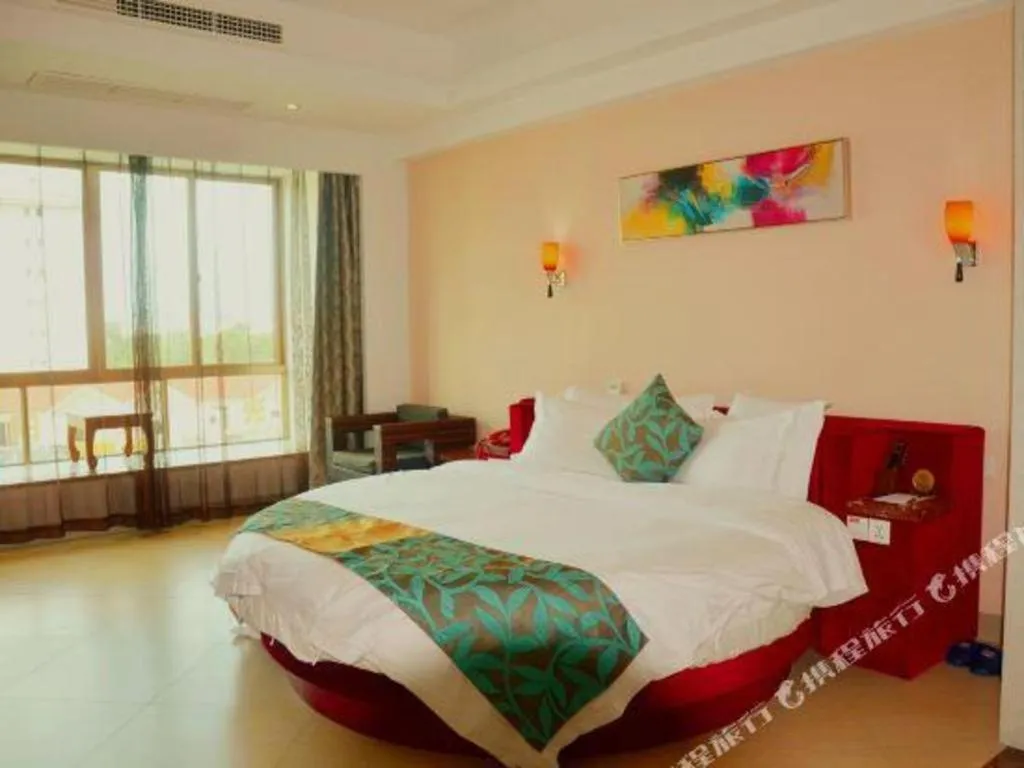 Bed in Qionghai Jin Mao Hotel