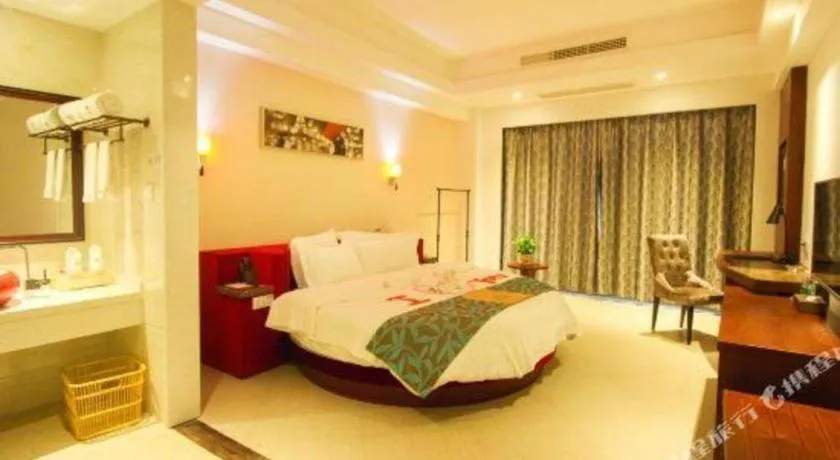 Bed in Qionghai Jin Mao Hotel