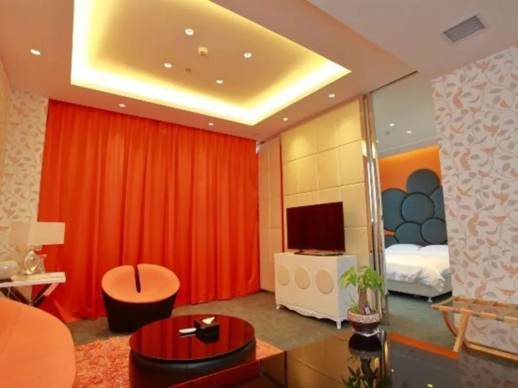 Bed in Harbin Ju Jian Hotel