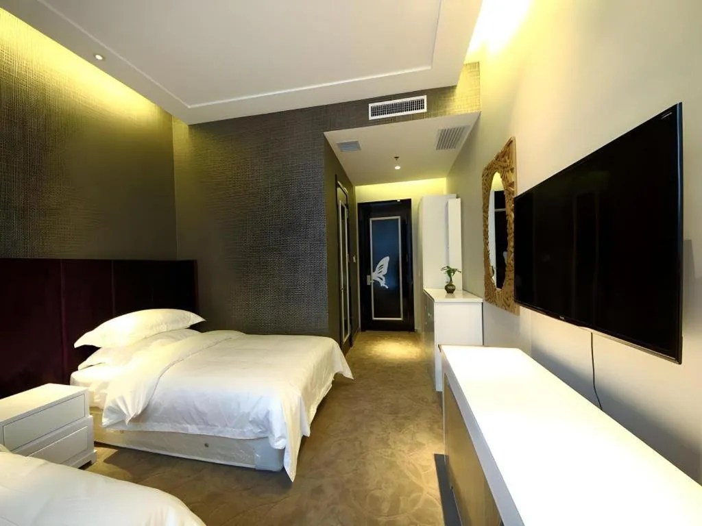 Bed in Harbin Ju Jian Hotel