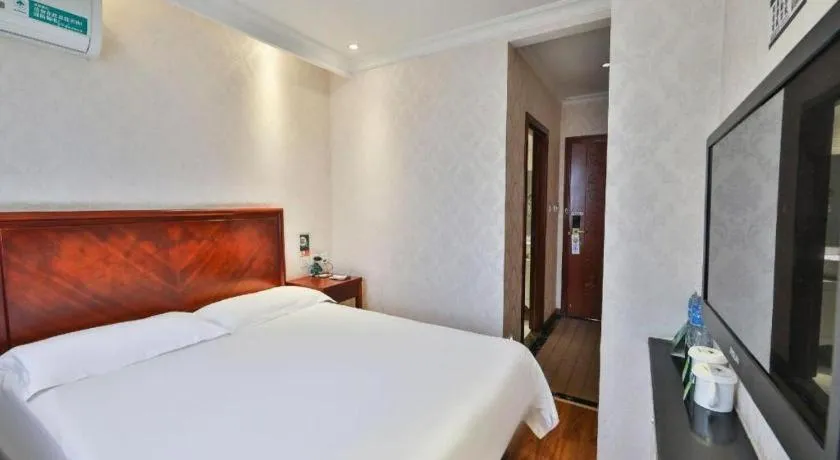 Bed in GreenTree Inn Beijing Daxing Xingye Street Liyuan Business Hotel