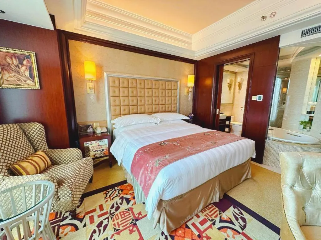 Bed in Shenyang Royal Wan Xin Hotel