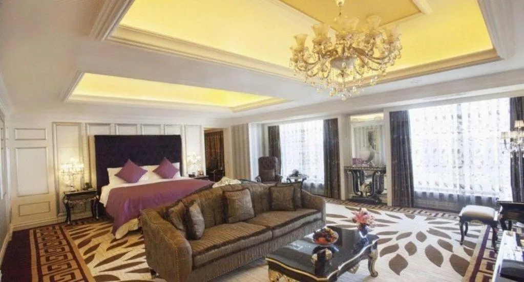 Bed in Shenyang Royal Wan Xin Hotel