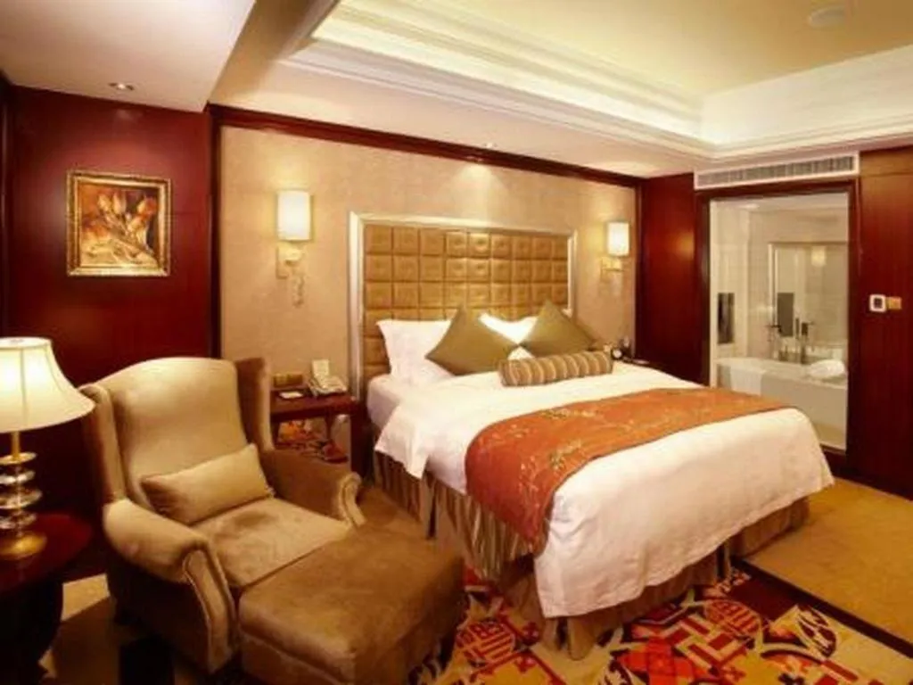 Bed in Shenyang Royal Wan Xin Hotel