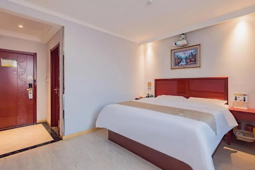 Bed in GreenTree Inn Beijing Tonzhou Maju Bridge No.2 Express Hotel
