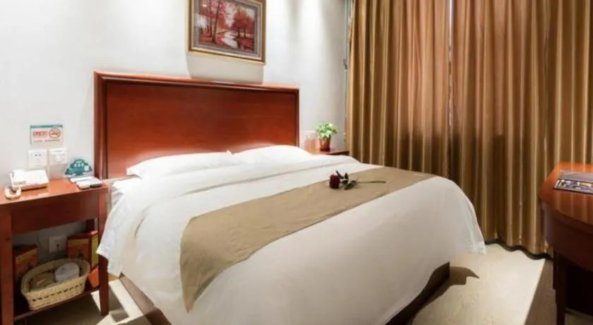 Bed in GreenTree Inn Beijing Tonzhou Maju Bridge No.2 Express Hotel