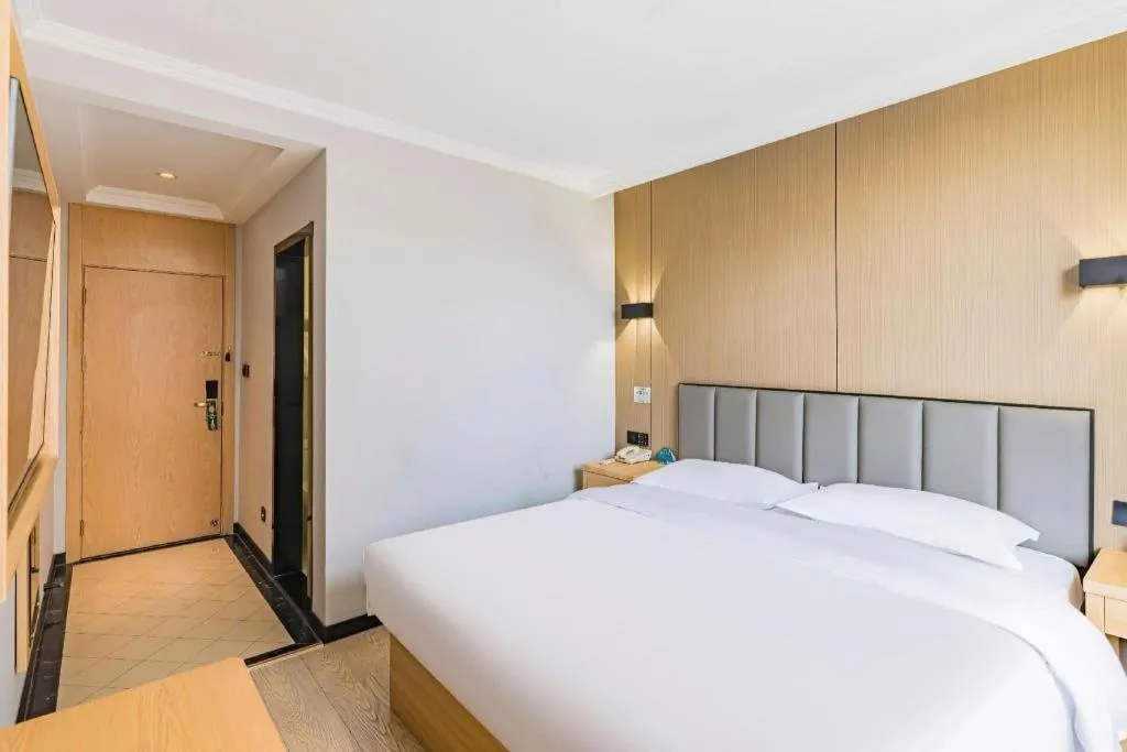 Bed in GreenTree Inn Beijing Tonzhou Maju Bridge No.2 Express Hotel