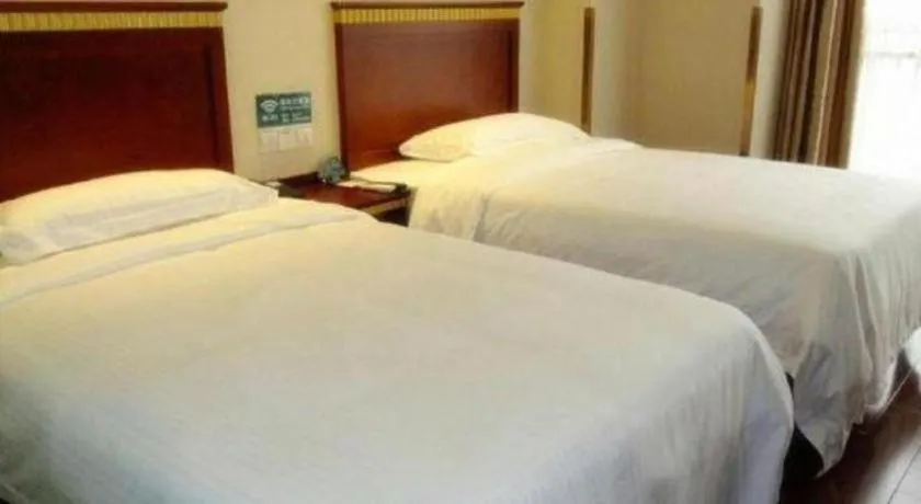 Bed in GreenTree Inn Suzhou Shihu Suli Road Express Hotel