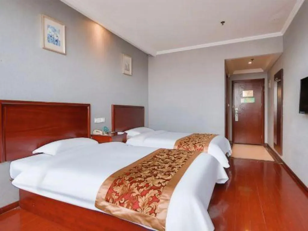 Bed in GreenTree Inn Suzhou Shihu Suli Road Express Hotel
