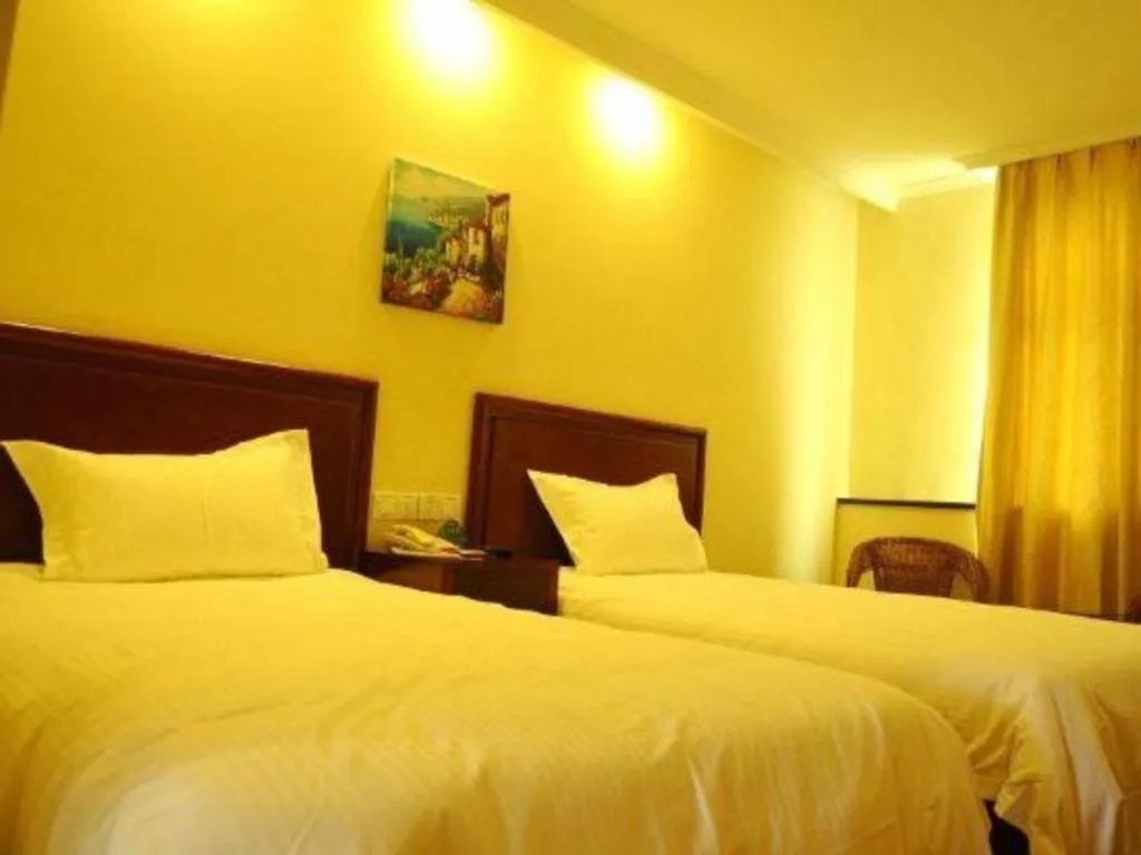 Bed in GreenTree Inn Suzhou Shihu Suli Road Express Hotel