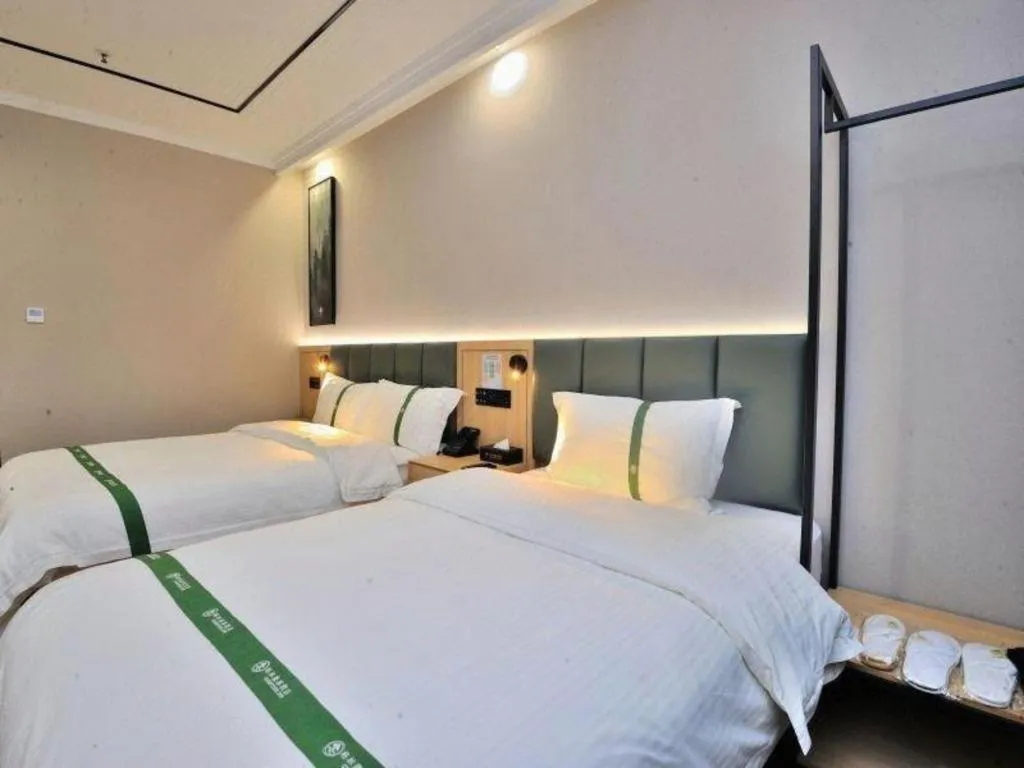 Bed in GreenTree Inn Suzhou Shihu Suli Road Express Hotel