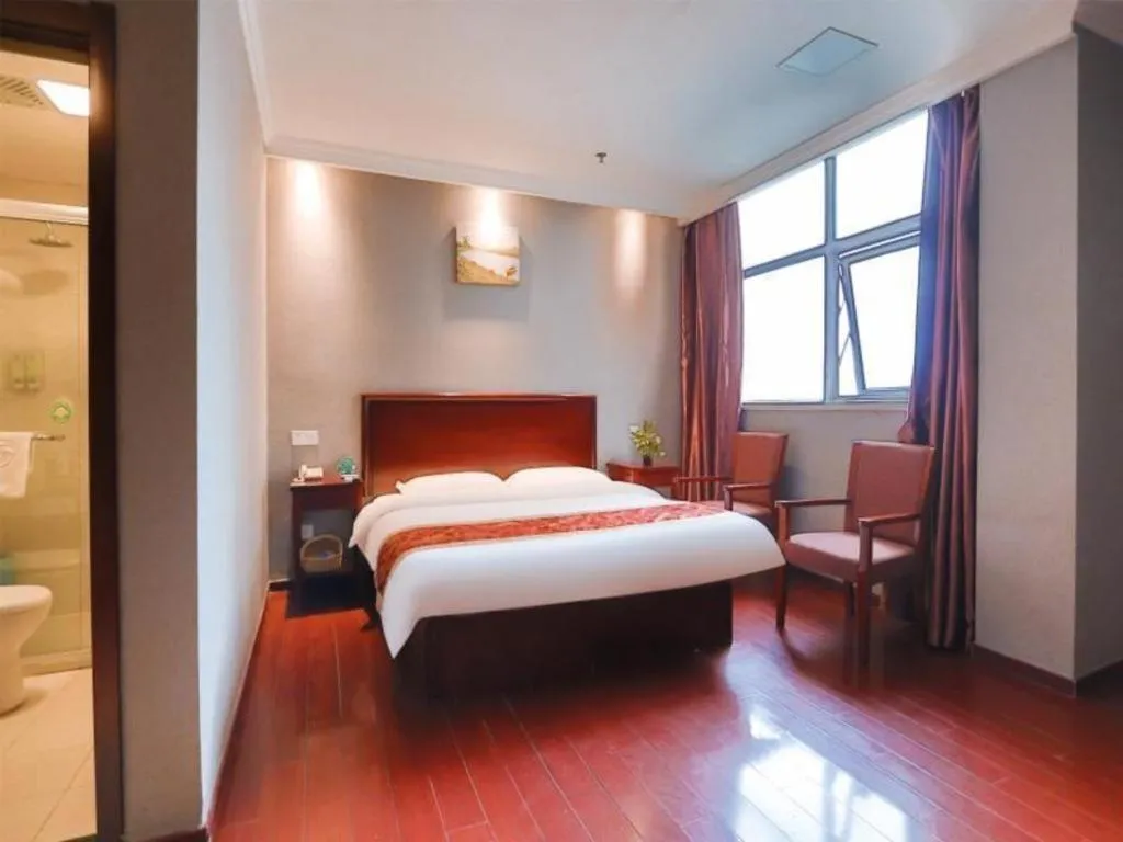 Bed in GreenTree Inn Suzhou Shihu Suli Road Express Hotel