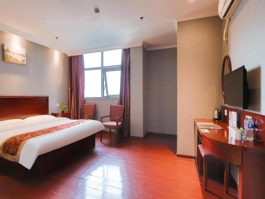 Bed in GreenTree Inn Suzhou Shihu Suli Road Express Hotel