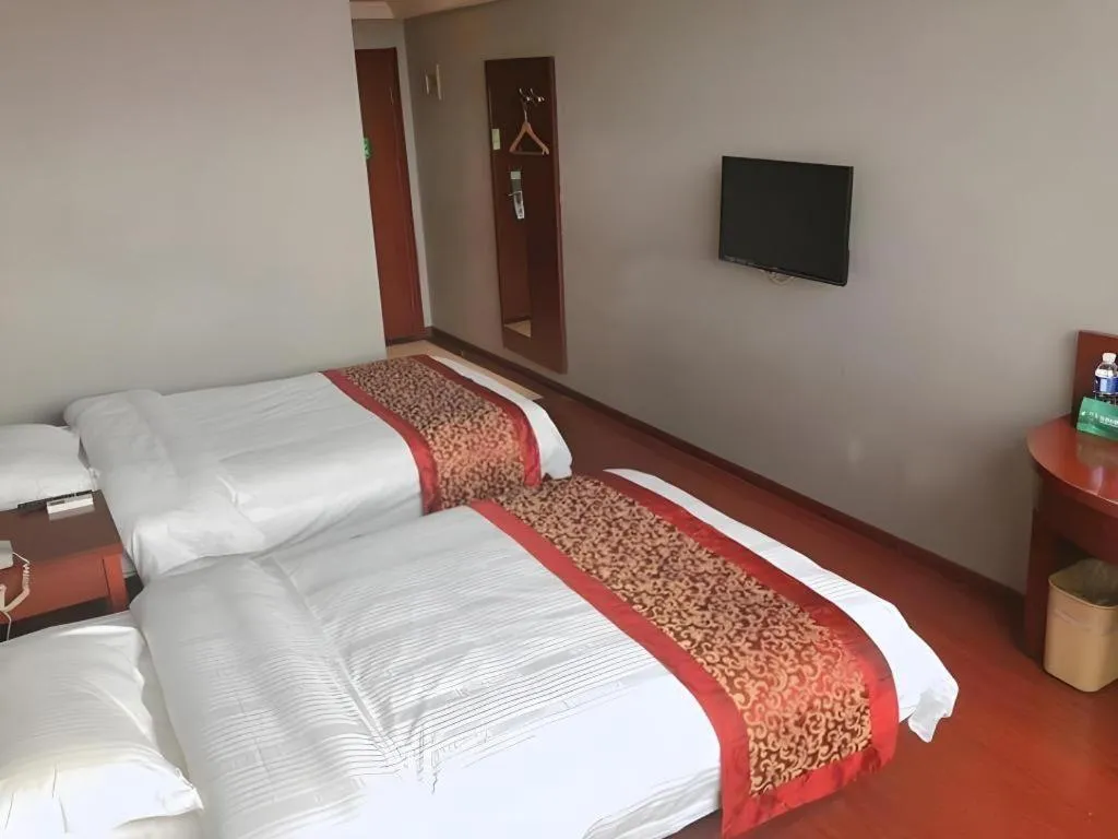 Bed in GreenTree Inn Suzhou Shihu Suli Road Express Hotel