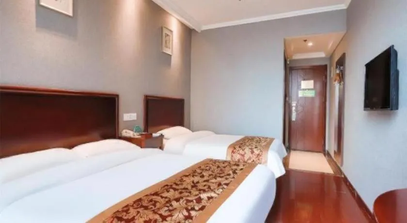 Bed in GreenTree Inn Suzhou Shihu Suli Road Express Hotel