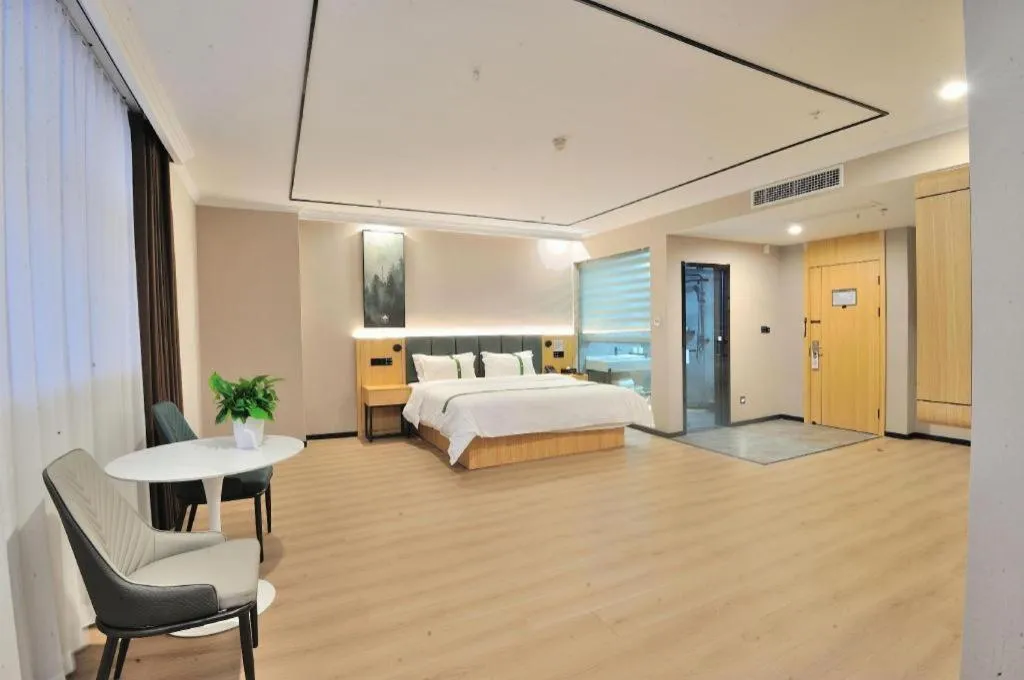 Bed in GreenTree Inn Suzhou Shihu Suli Road Express Hotel