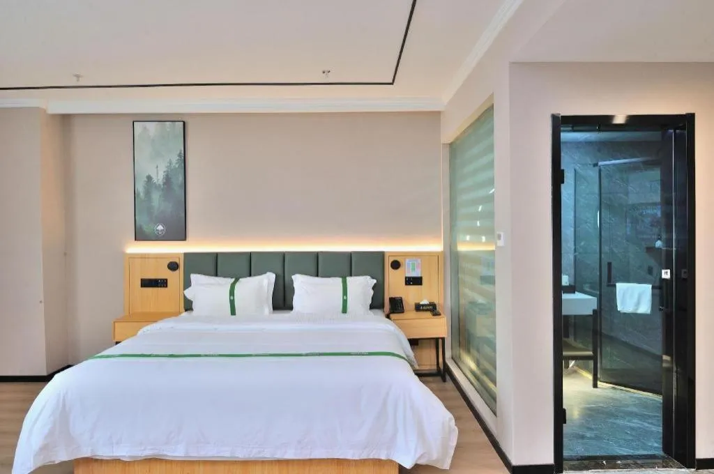 Bed in GreenTree Inn Suzhou Shihu Suli Road Express Hotel