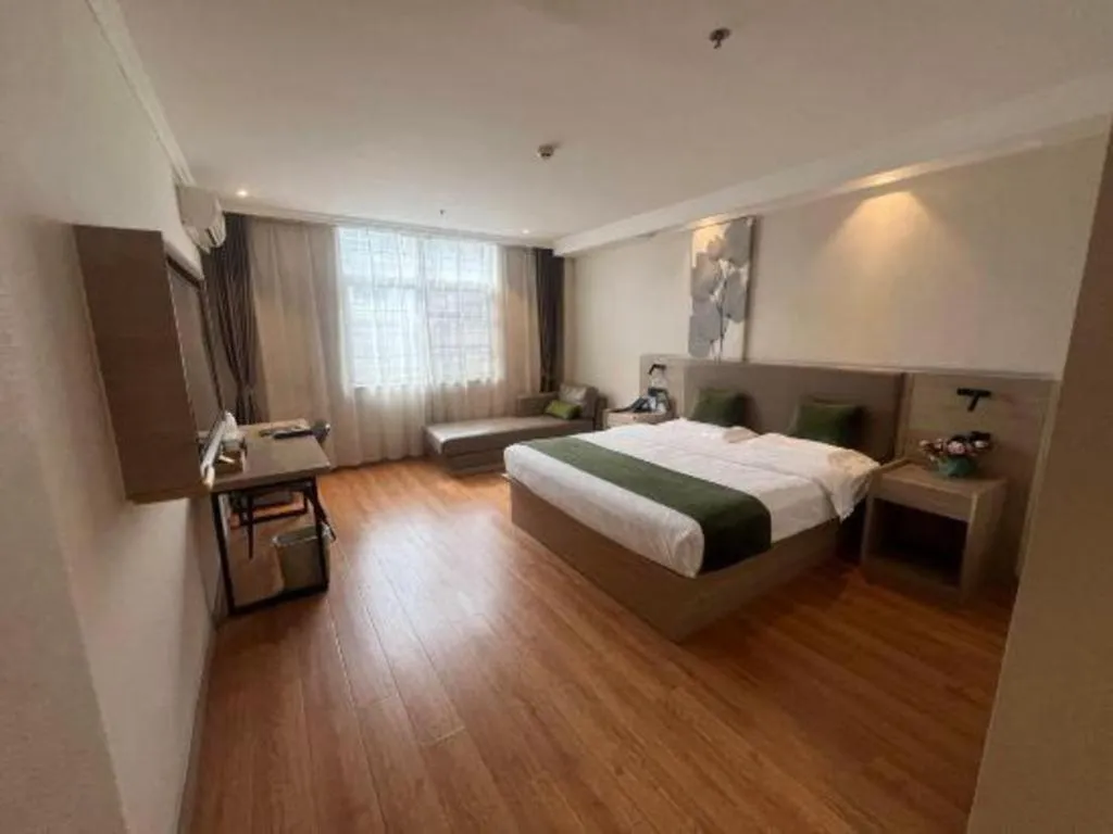 Bed in GreenTree Inn Xuzhou High Speed Railway Station Express Hotel