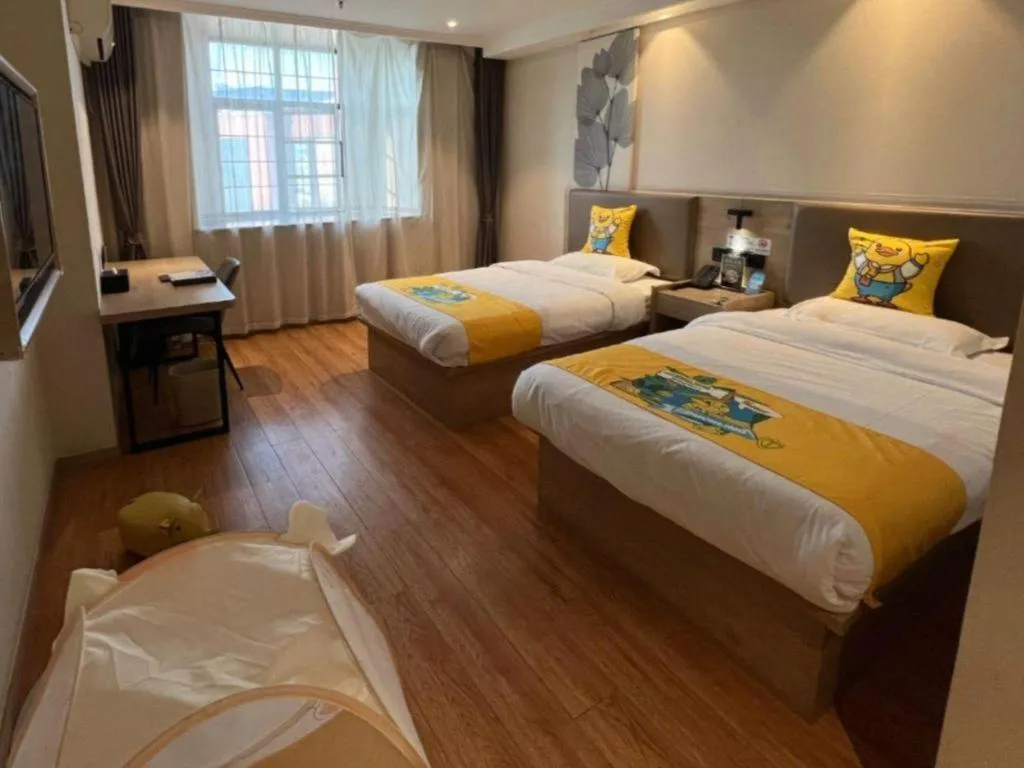 Bed in GreenTree Inn Xuzhou High Speed Railway Station Express Hotel