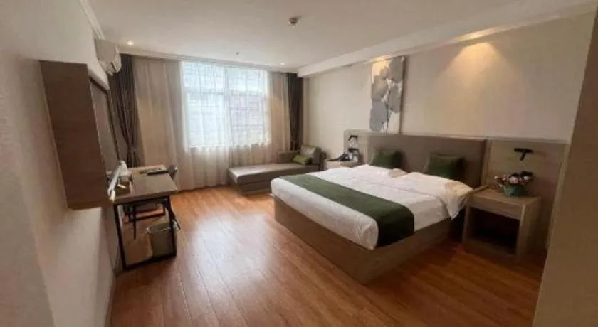 Bed in GreenTree Inn Xuzhou High Speed Railway Station Express Hotel