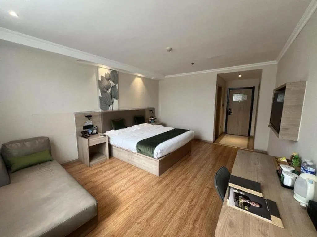 Bed in GreenTree Inn Xuzhou High Speed Railway Station Express Hotel