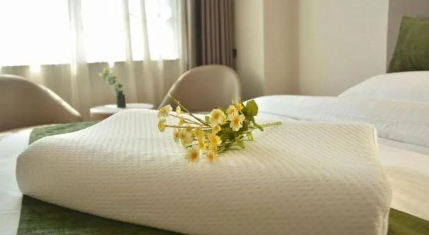 Bed in GreenTree Inn Xuzhou High Speed Railway Station Express Hotel