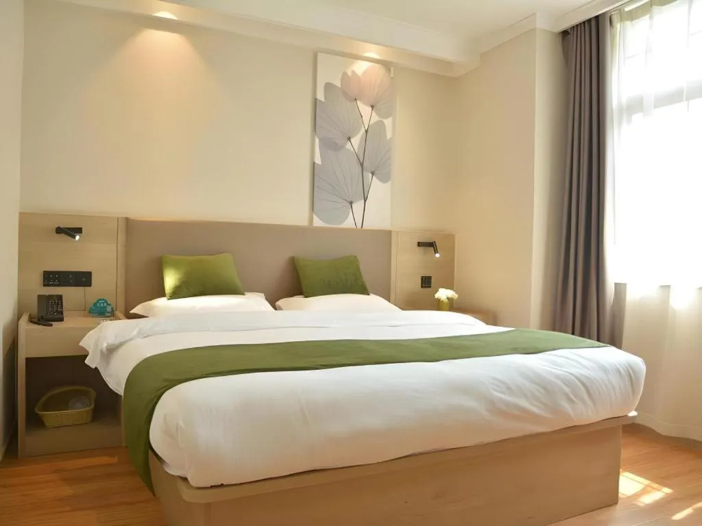 Bed in GreenTree Inn Xuzhou High Speed Railway Station Express Hotel
