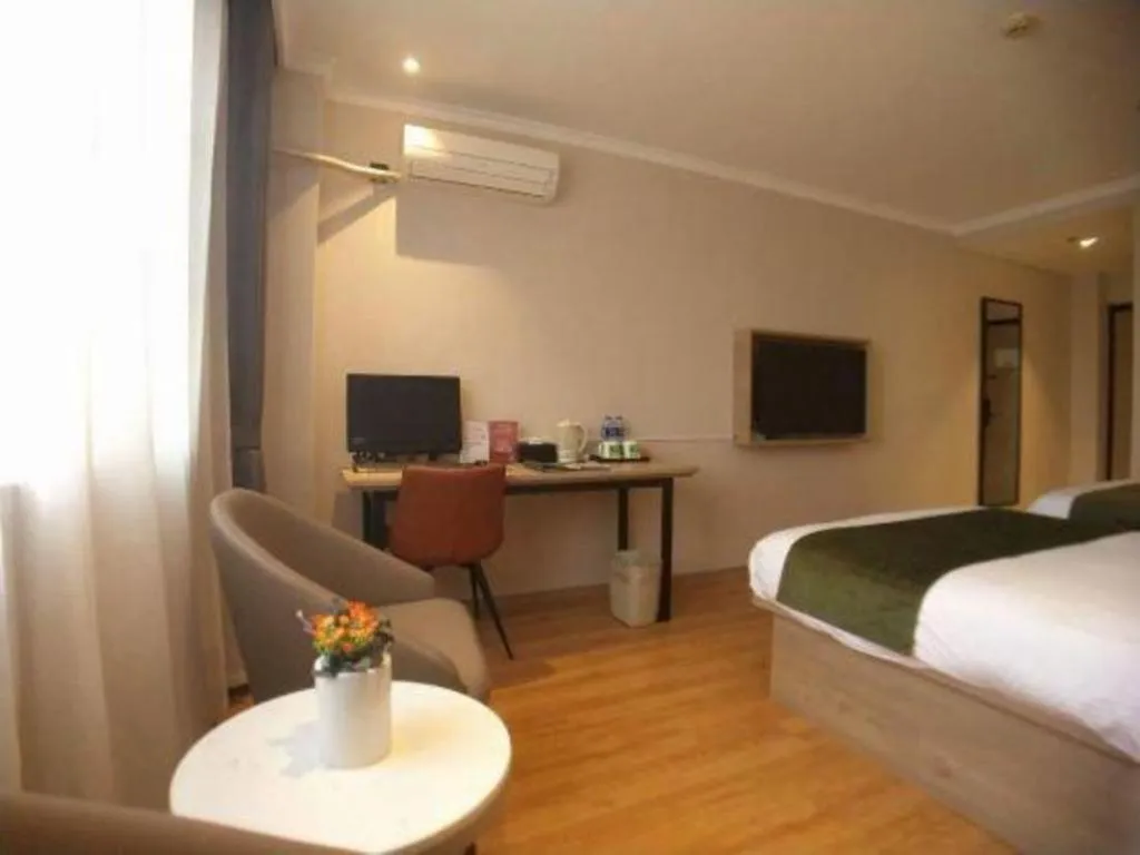 Bed in GreenTree Inn Xuzhou High Speed Railway Station Express Hotel