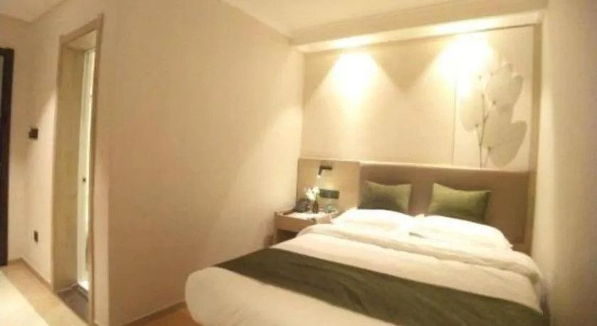 Bed in GreenTree Inn Xuzhou High Speed Railway Station Express Hotel
