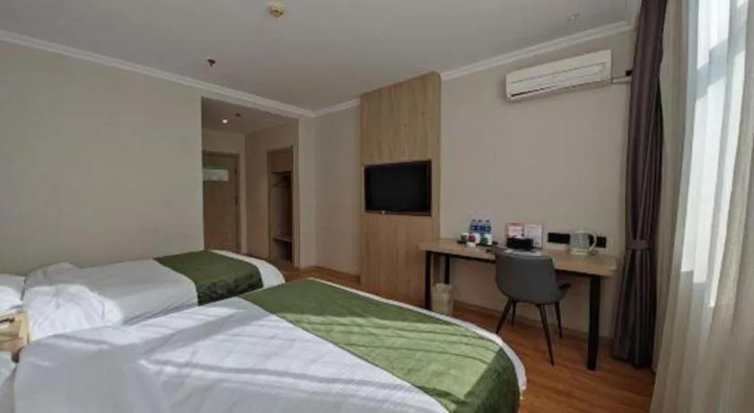 Bed in GreenTree Inn Xuzhou High Speed Railway Station Express Hotel