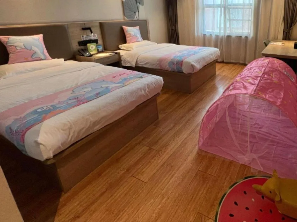 Bed in GreenTree Inn Xuzhou High Speed Railway Station Express Hotel