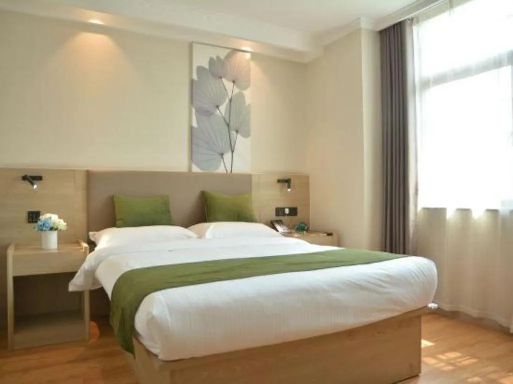 Bed in GreenTree Inn Xuzhou High Speed Railway Station Express Hotel