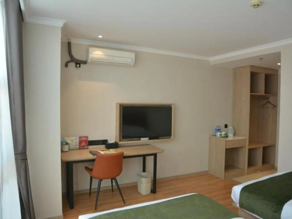 Bed in GreenTree Inn Xuzhou High Speed Railway Station Express Hotel