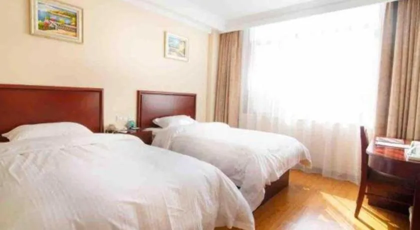 Bed in GreenTree Inn Jiangsu Wuxi Xishan DongTing Erquan East Road XinGuang Newly Estate Express Hotel