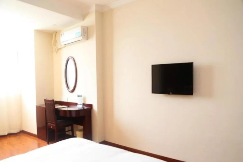 Bed in GreenTree Inn Jiangsu Wuxi Xishan DongTing Erquan East Road XinGuang Newly Estate Express Hotel