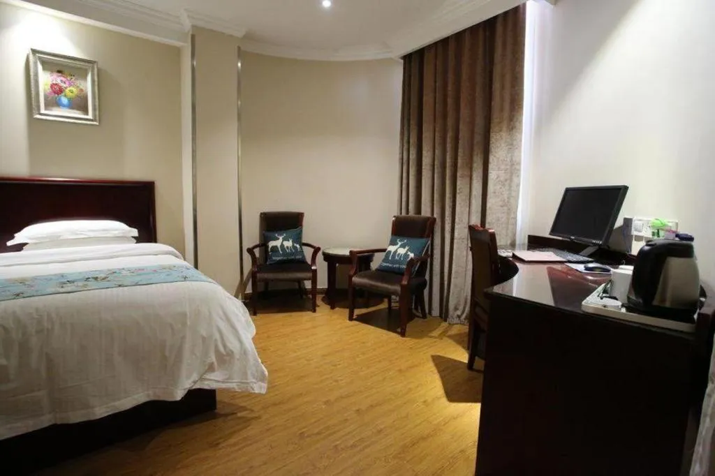 Bed in GreenTree Inn Jiangsu Wuxi Xishan DongTing Erquan East Road XinGuang Newly Estate Express Hotel