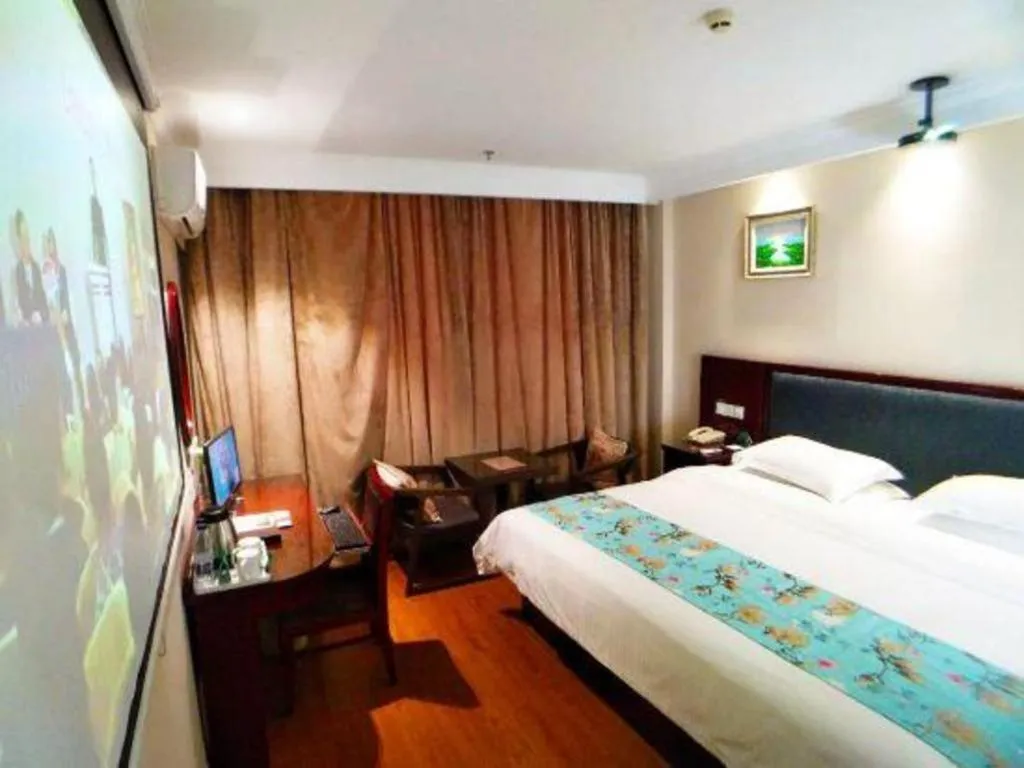 Bed in GreenTree Inn Jiangsu Wuxi Xishan DongTing Erquan East Road XinGuang Newly Estate Express Hotel